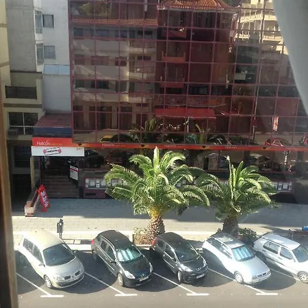 Avenida 4 Apartment *
